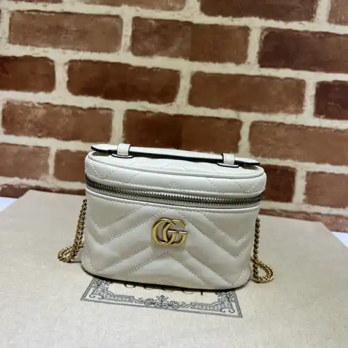 G*u*i bag 2304ya0087