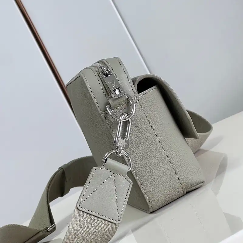 LV Bag 2306YA0169