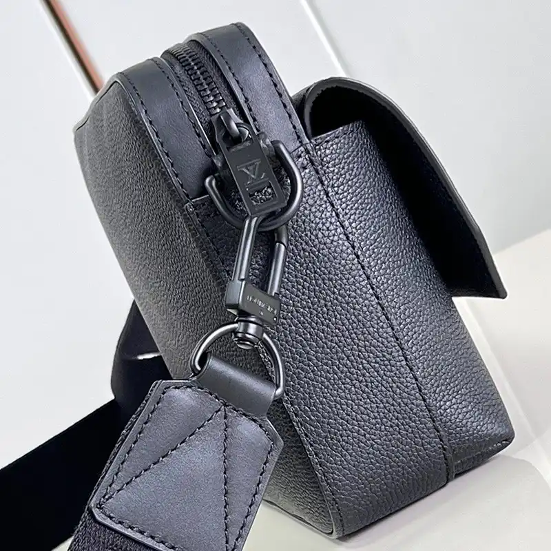LV Bag 2306YA0171