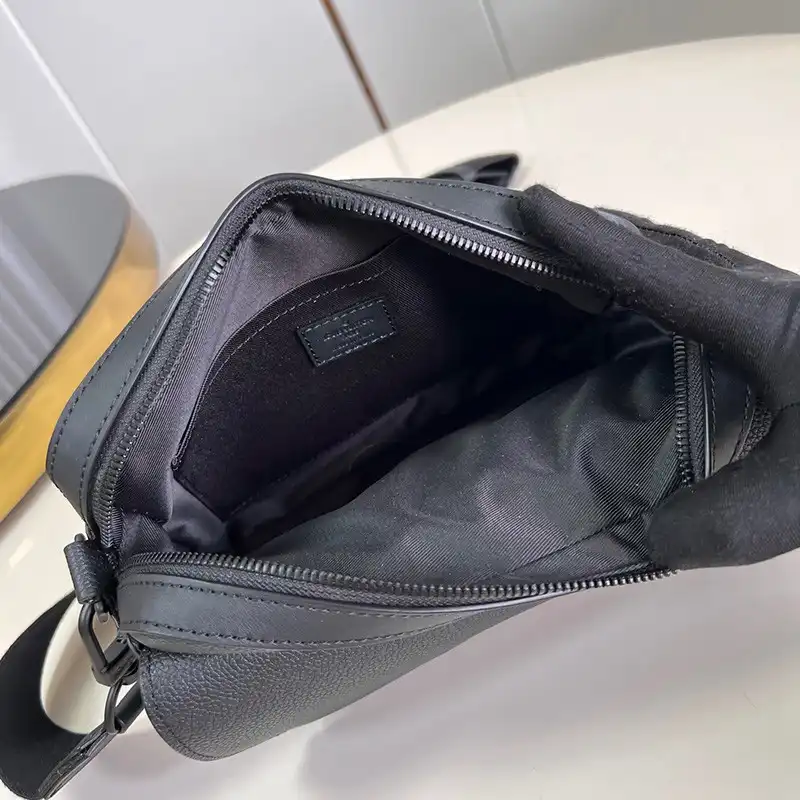 LV Bag 2306YA0171