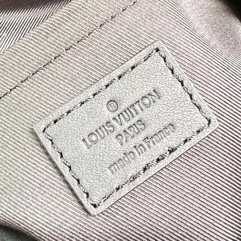 LV Bag 2306YA0171