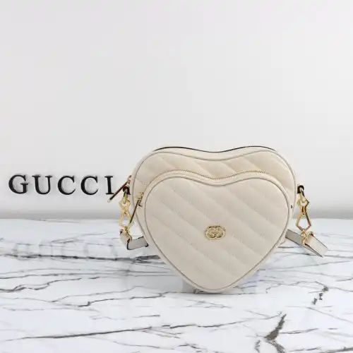 G*u*i bag 2309ya0035