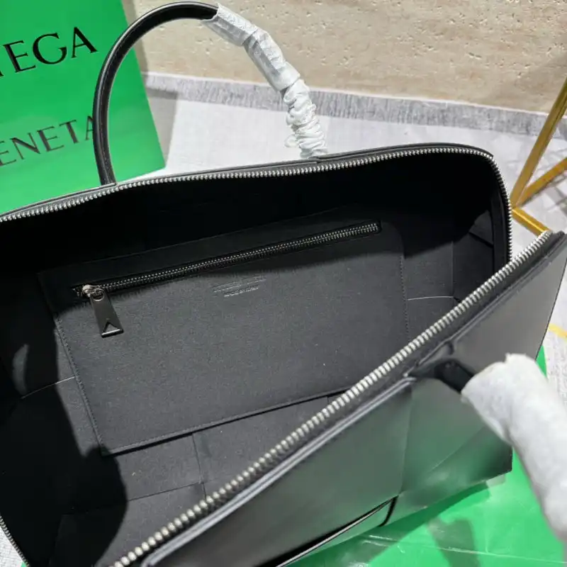 b0tte*a Ven*ta bags 2406ya0020