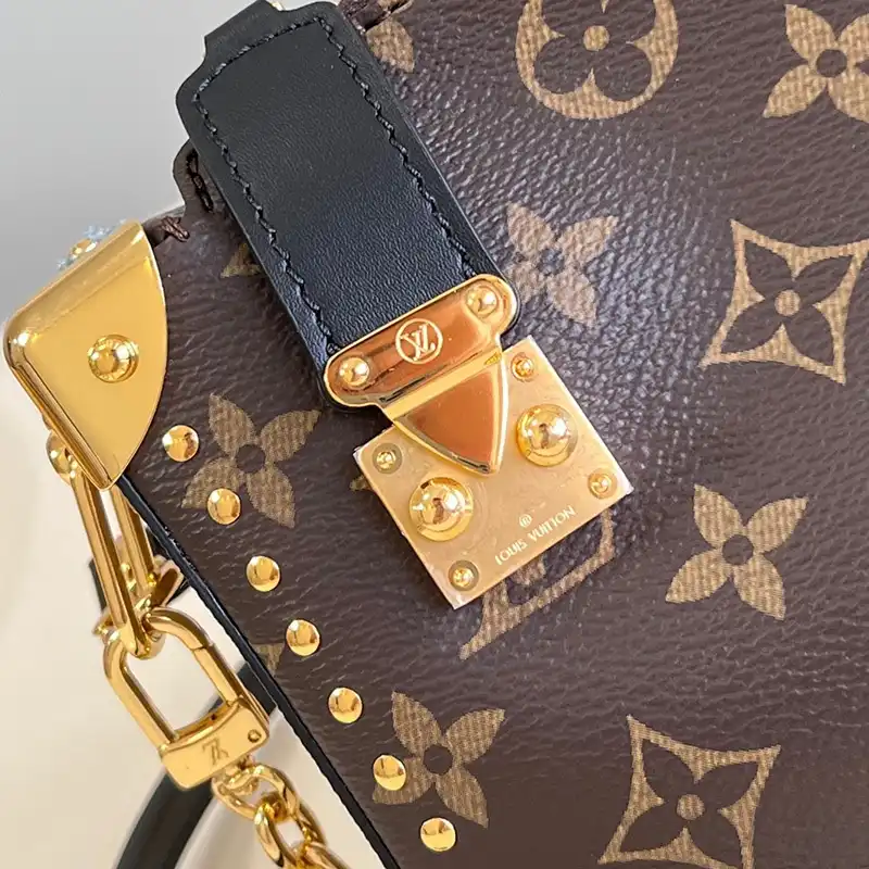 G*u*i bags 2407ya0180