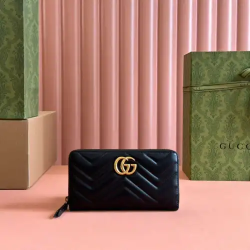 G*u*i bags 2407yz0240
