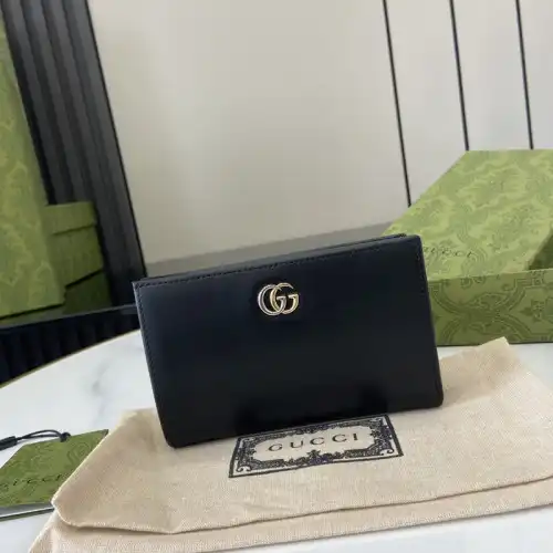 G*u*i bags 2407yz0257