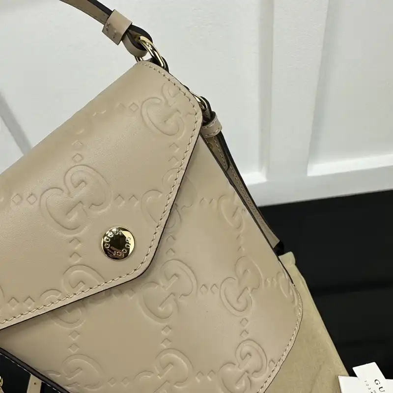 G*u*i bags 2407yz0287