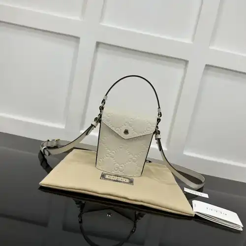 G*u*i bags 2407yz0289
