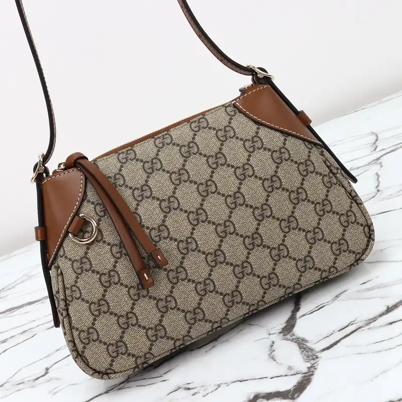 G*u*i bags 2409ya0026