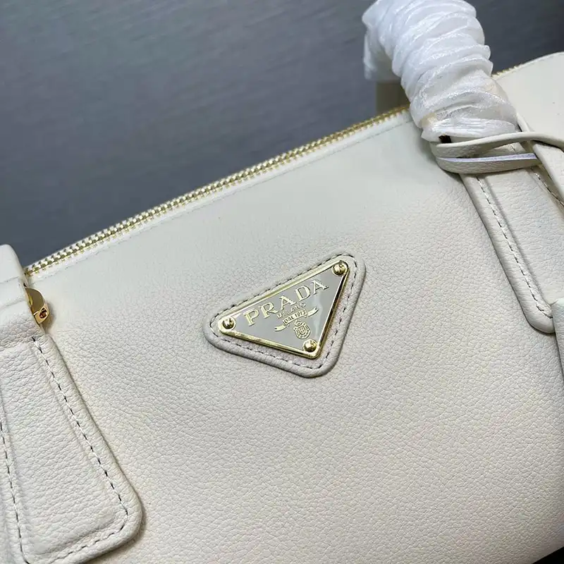 Pra*a bags 2411ya0110