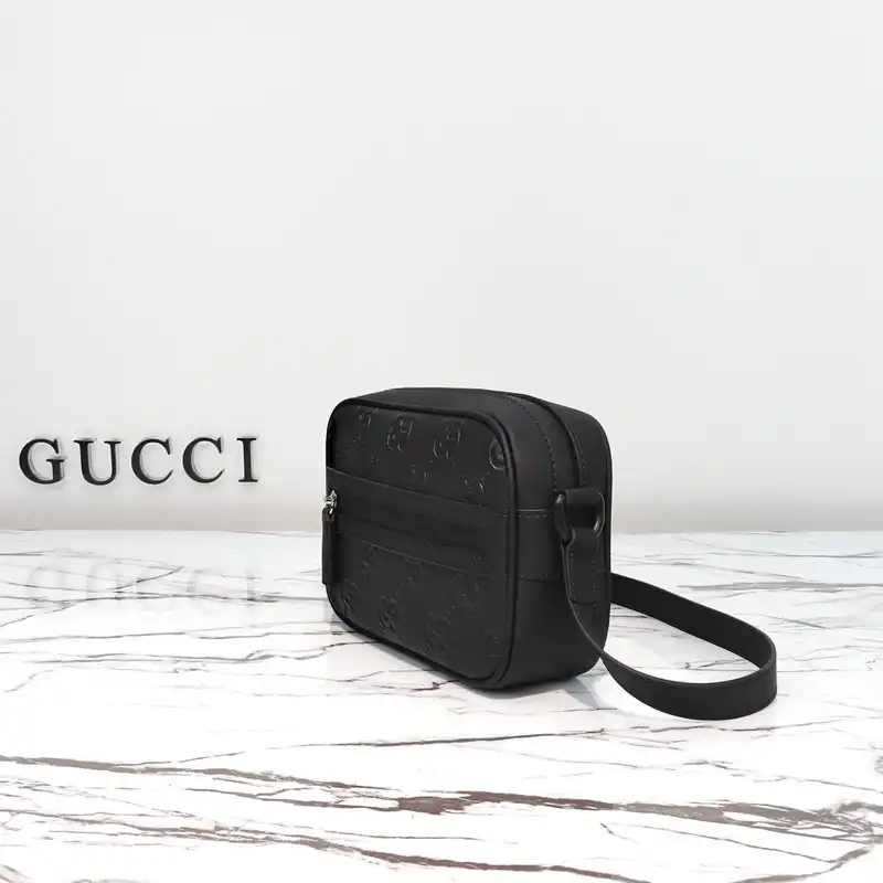 G*u*i bags 2411ya0200