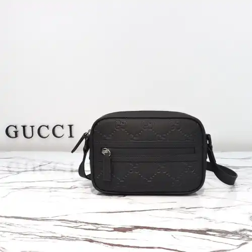 G*u*i bags 2411ya0200