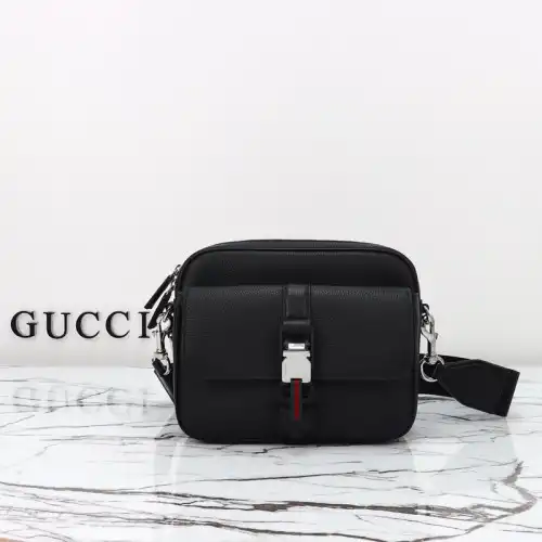 G*u*i bags 2411ya0205