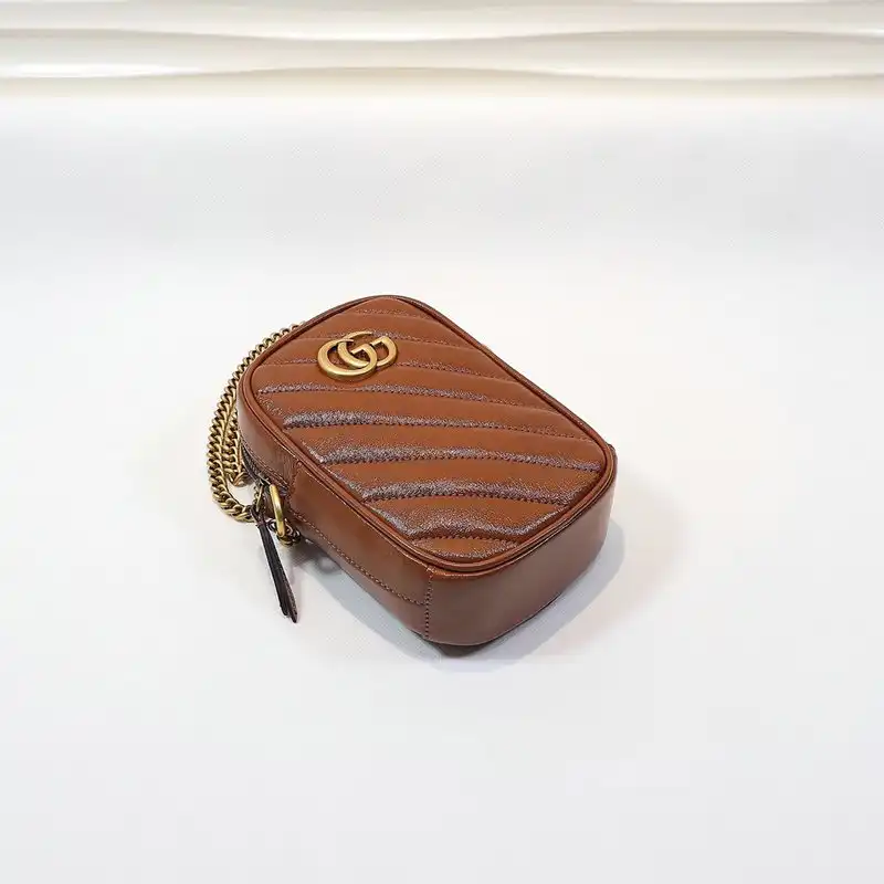 G*u*i bags 2012sh0001