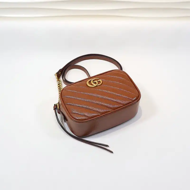 G*u*i bags 2012sh0002