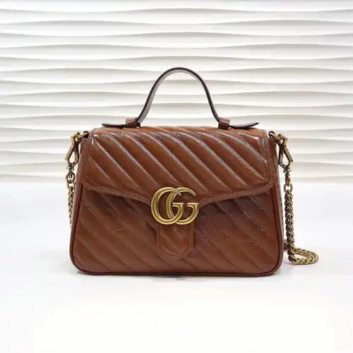 G*u*i bags 2012sh0008
