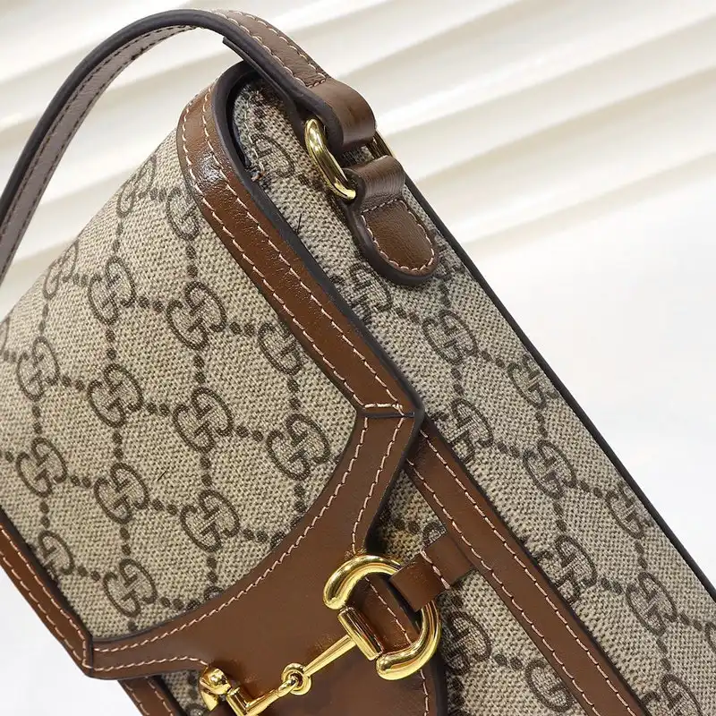 G*u*i bags 2012sh0065