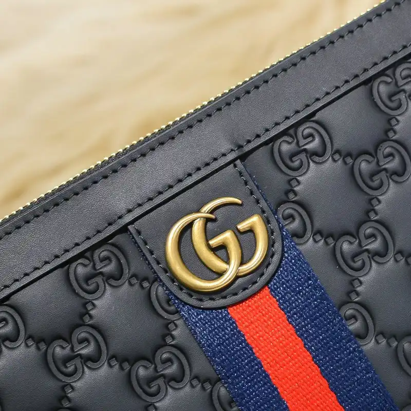 G*u*i bags 2012sh0079