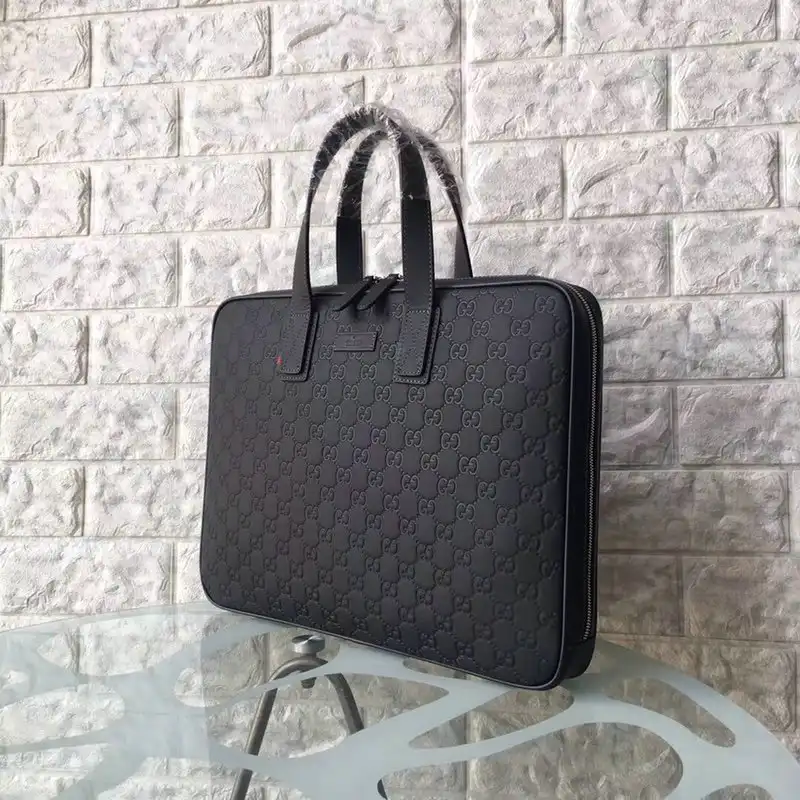 G*u*i bags 2012sh0081