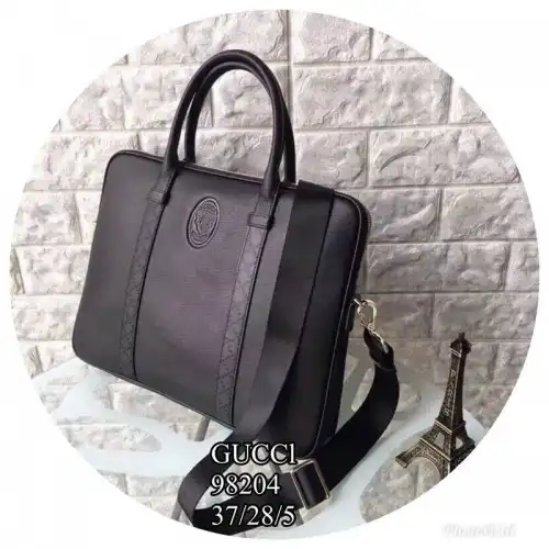 G*u*i bags 2012sh0082
