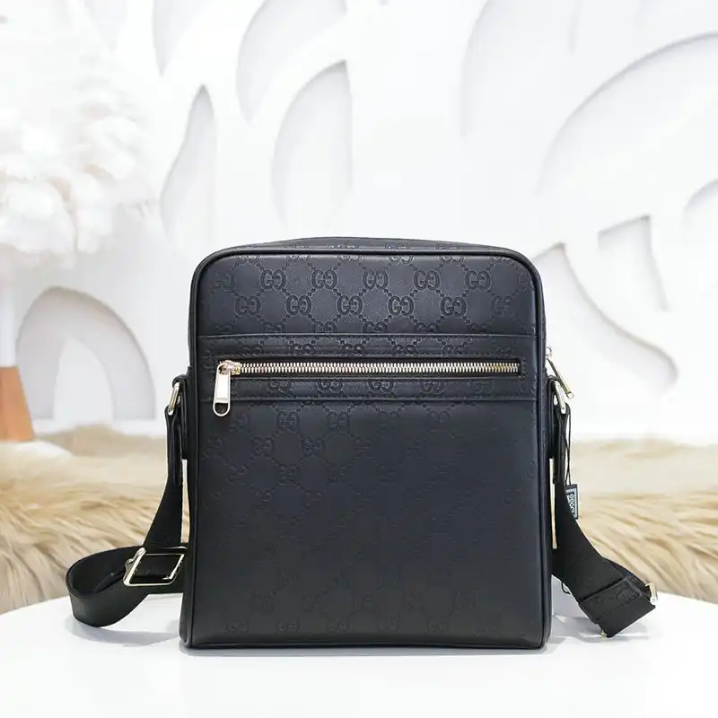 G*u*i bag 20ya11009