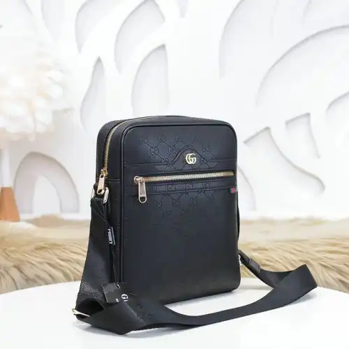 G*u*i bag 20ya11009