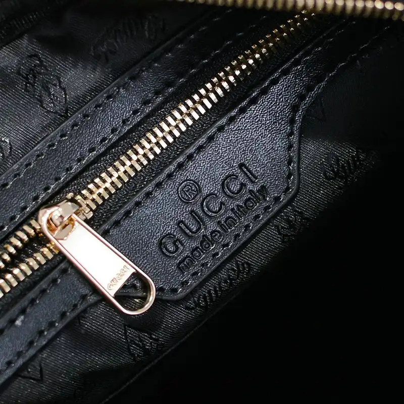 G*u*i bag 20ya11009