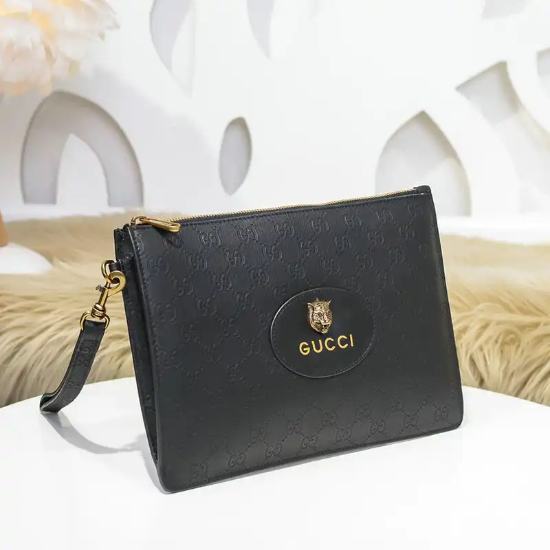 G*u*i bag 20ya11011