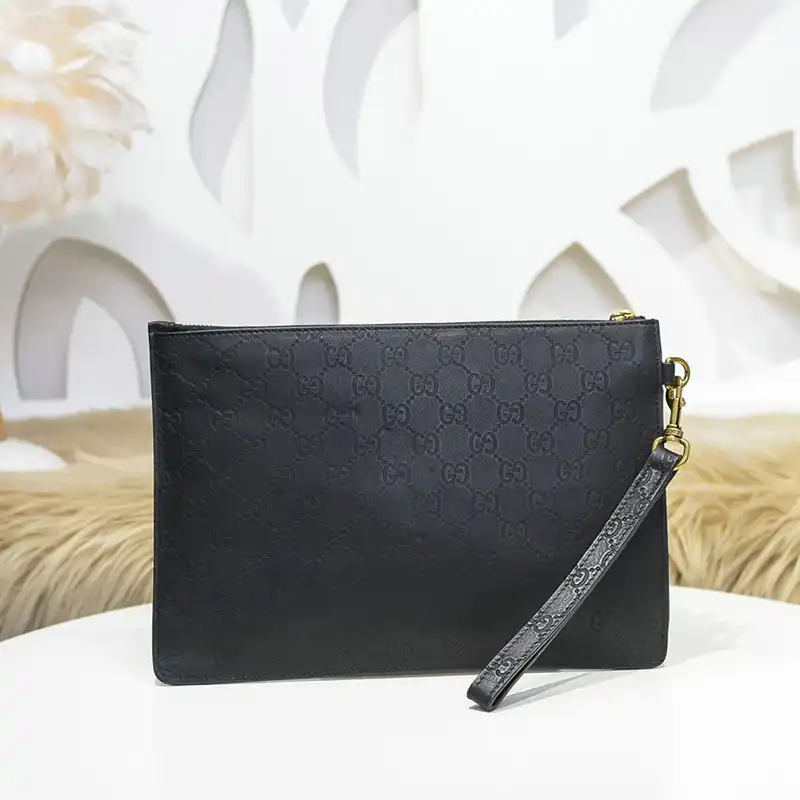 G*u*i bag 20ya11011