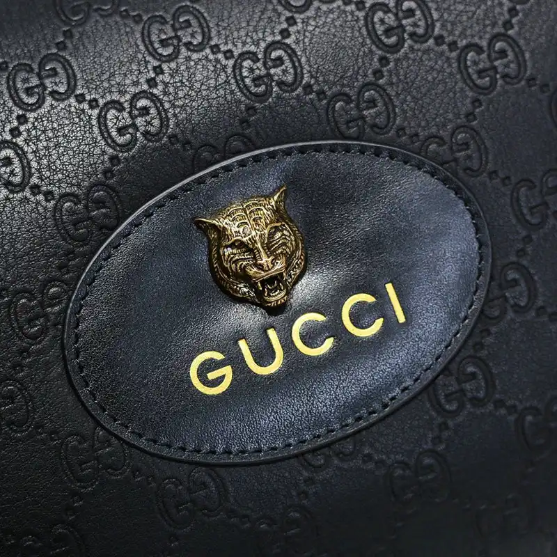 G*u*i bag 20ya11011