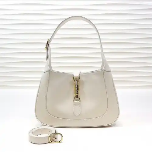 G*u*i bag 20dj11110
