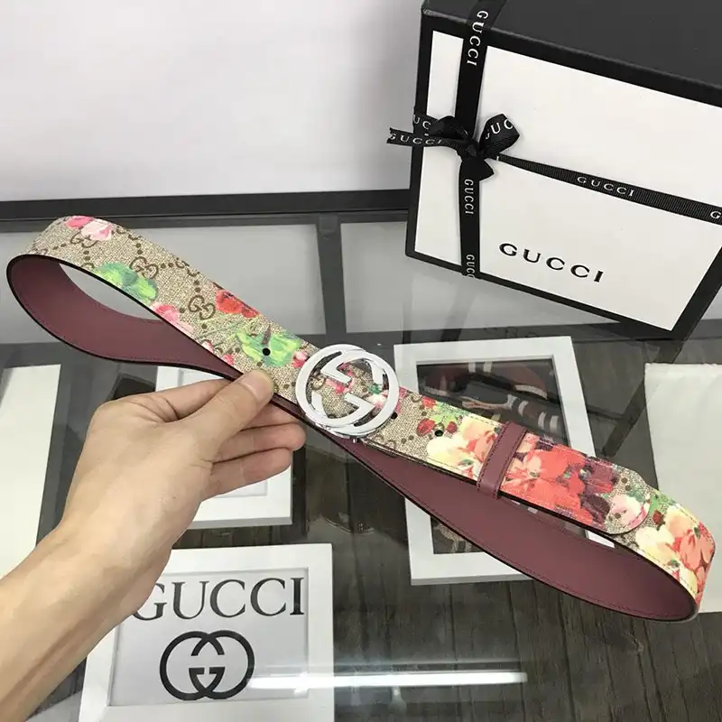 G*u*i s belts 19bl0053