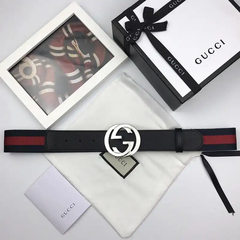 G*u*i s belts 19bl0086