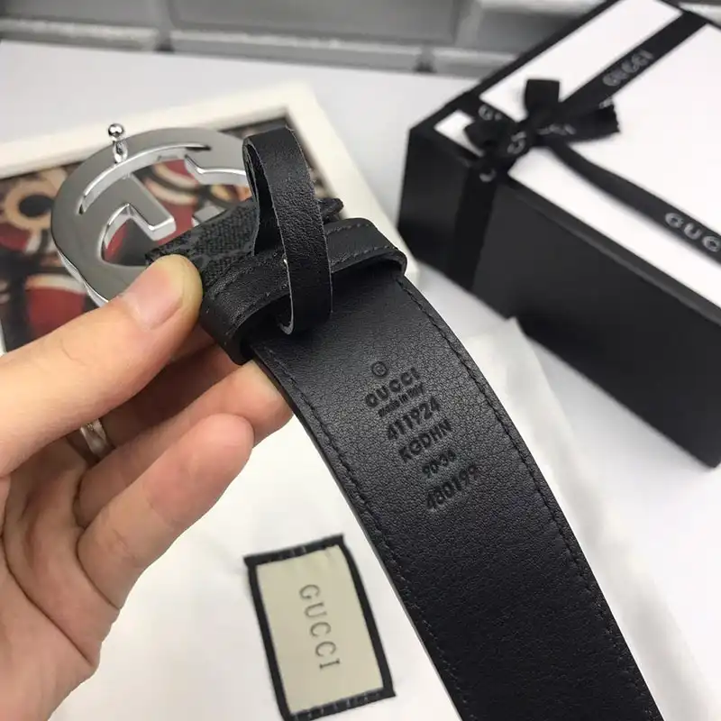 G*u*i s belts 19bl0094