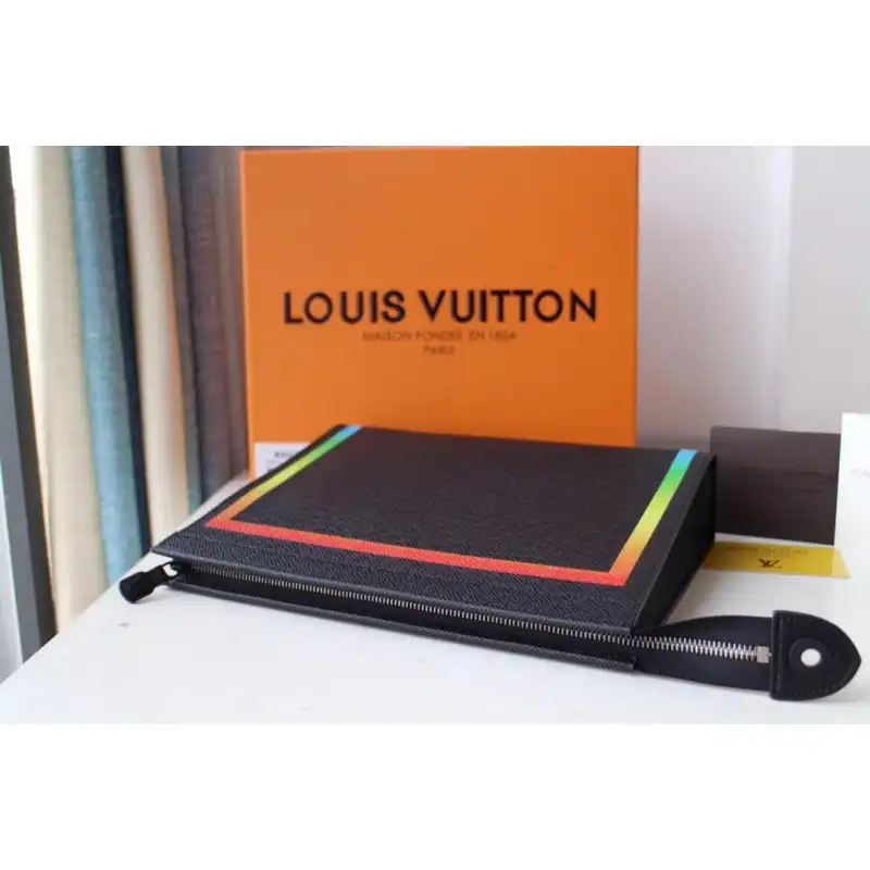 LV Bag 19HT0056