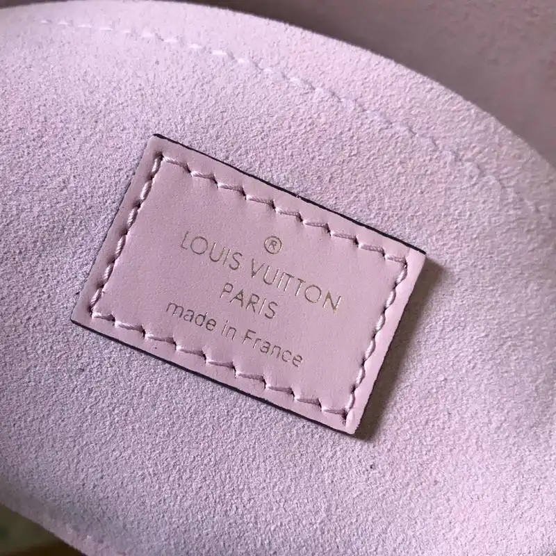 LV Bags 19T1L0099
