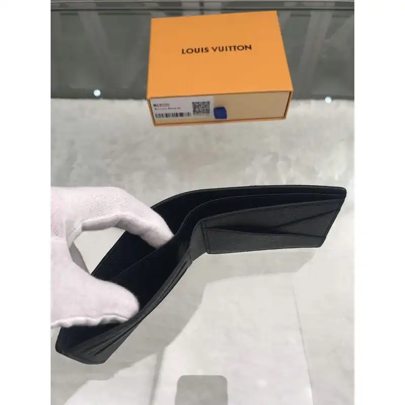 LV Bags 19T1L0116
