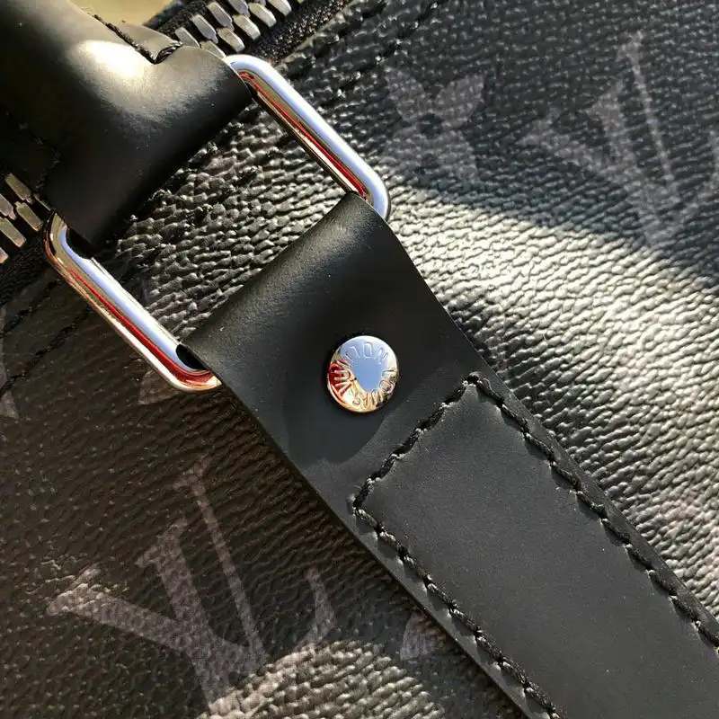 LV Bags 19T1L0196