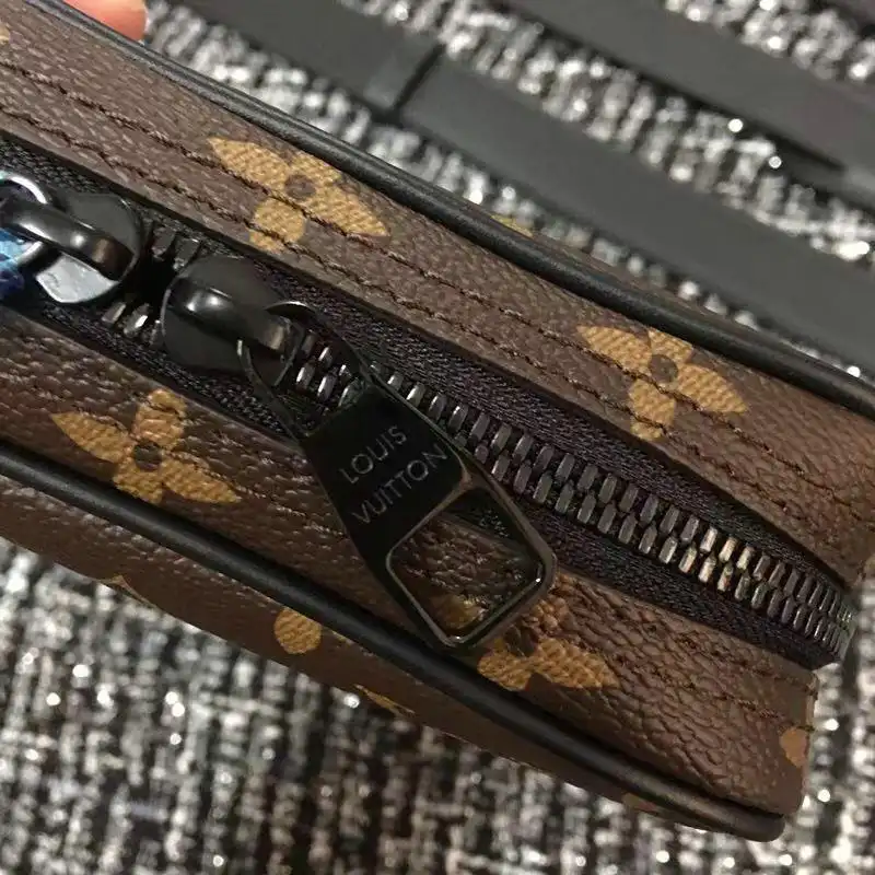 LV Bags 19T1L0363