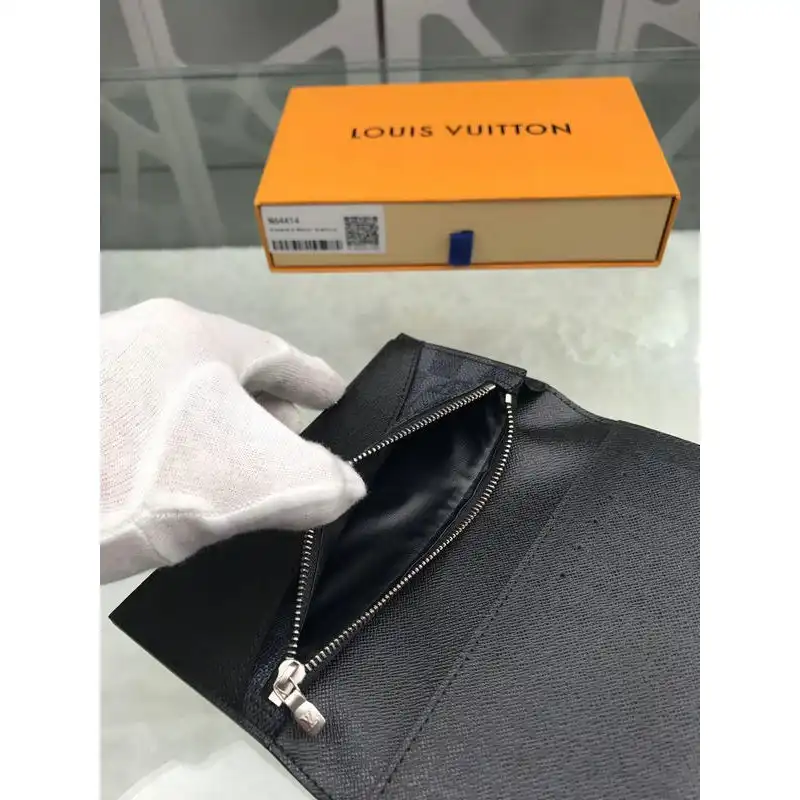 LV Bags 19T1L0532