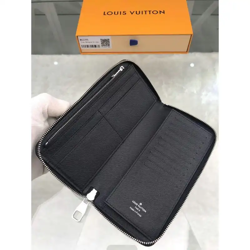 LV Bags 19T1L0602