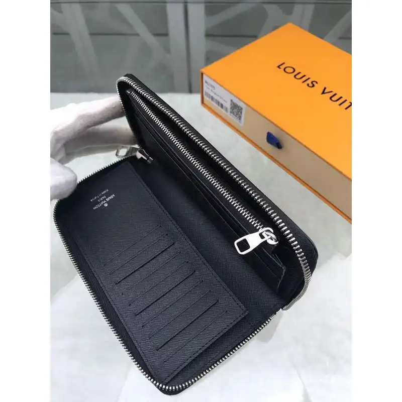 LV Bags 19T1L0602