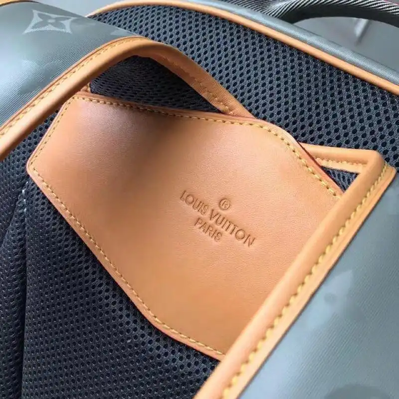 LV Bags 19T1L0644