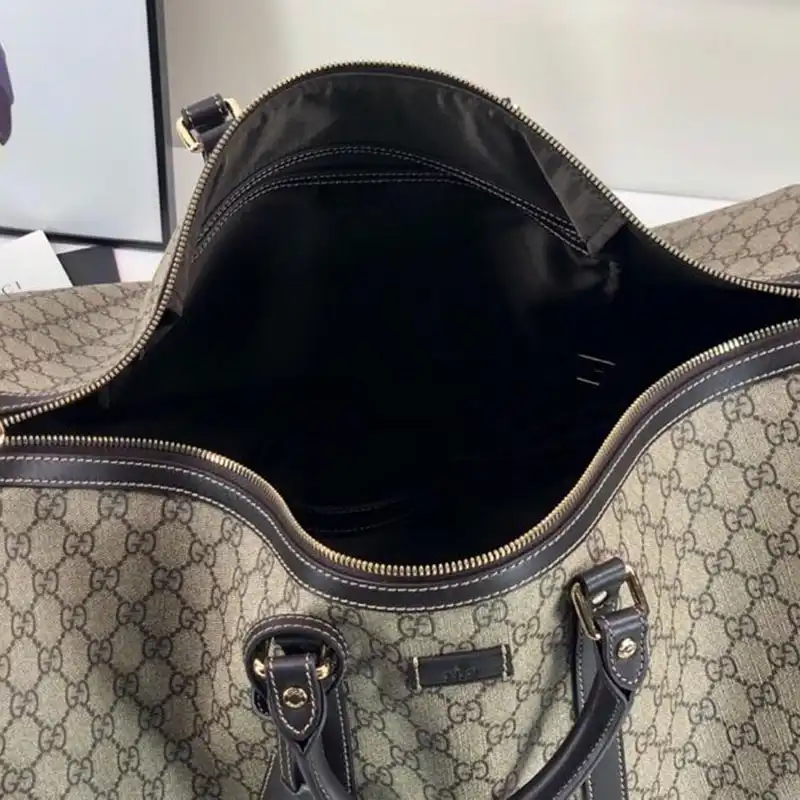 G*u*i bags 19t1l0677
