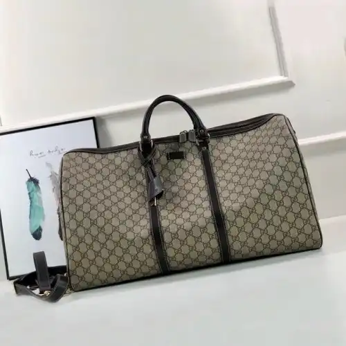 G*u*i bags 19t1l0677