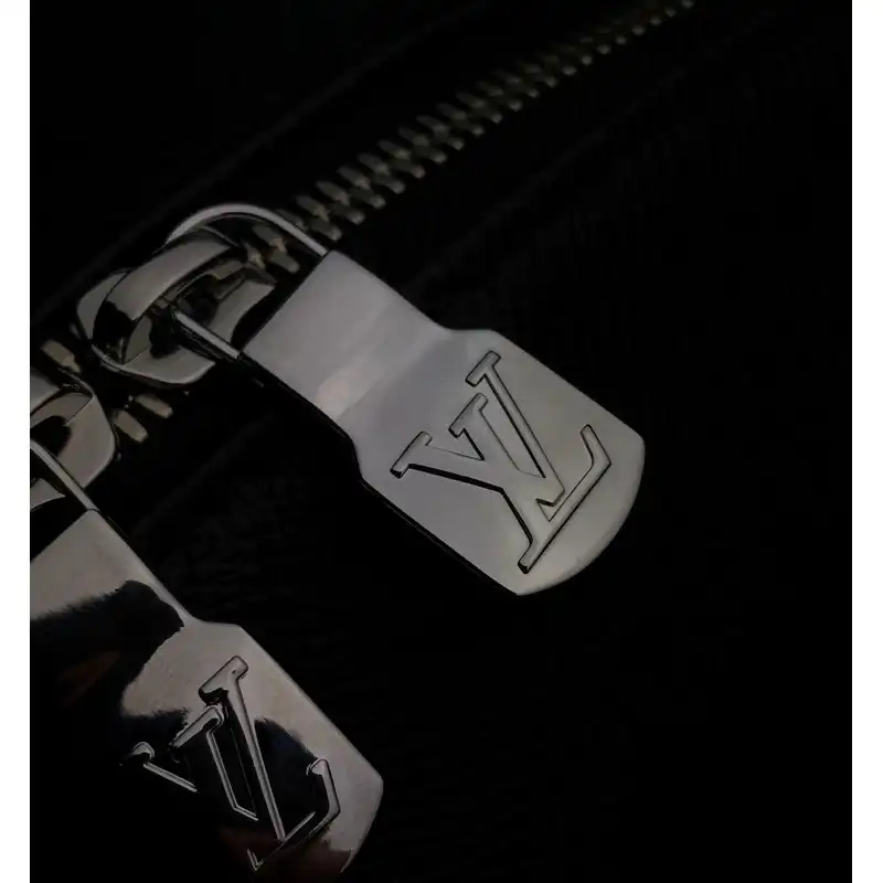 LV Bags 19T1L0688