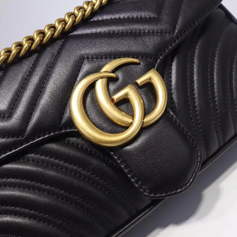 G*u*i bags 19t1l0693