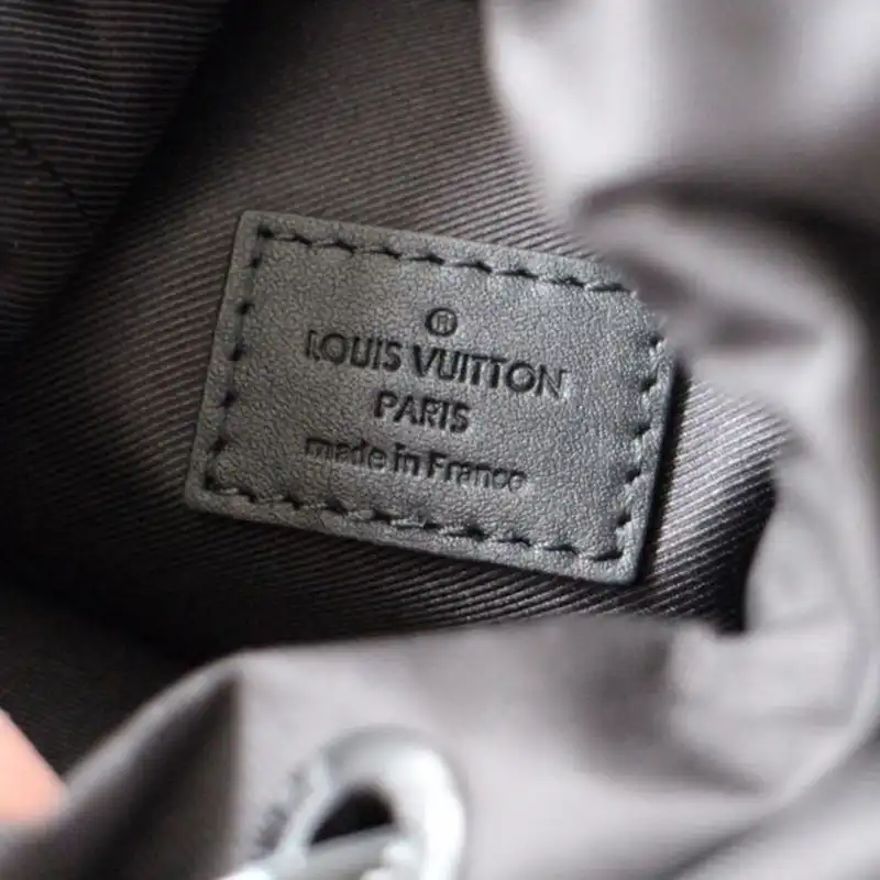 LV Bags 19T1L0700