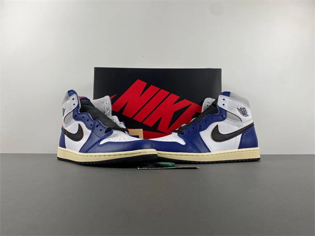 Snug Air Jordan 1 High OG DZ5485- 3588
