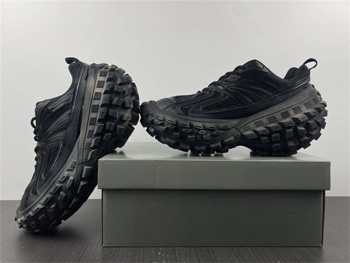 BLCG DEFENDER BLACK  685613 W2RA6 UrbanChic 4456